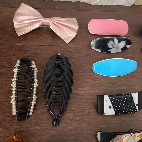 Vintage Collection of Hair Accessories - Picture 4 of 9